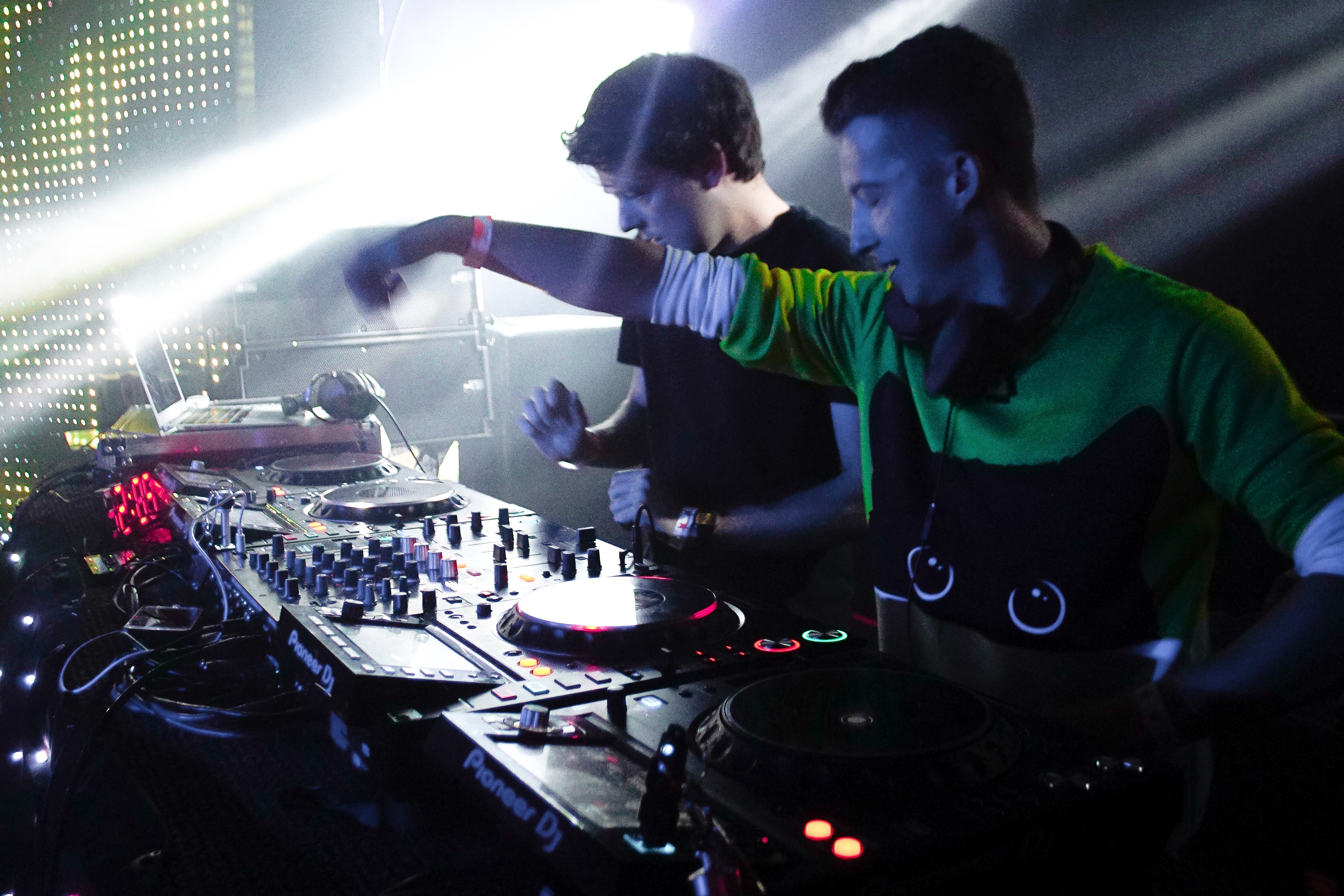 dj